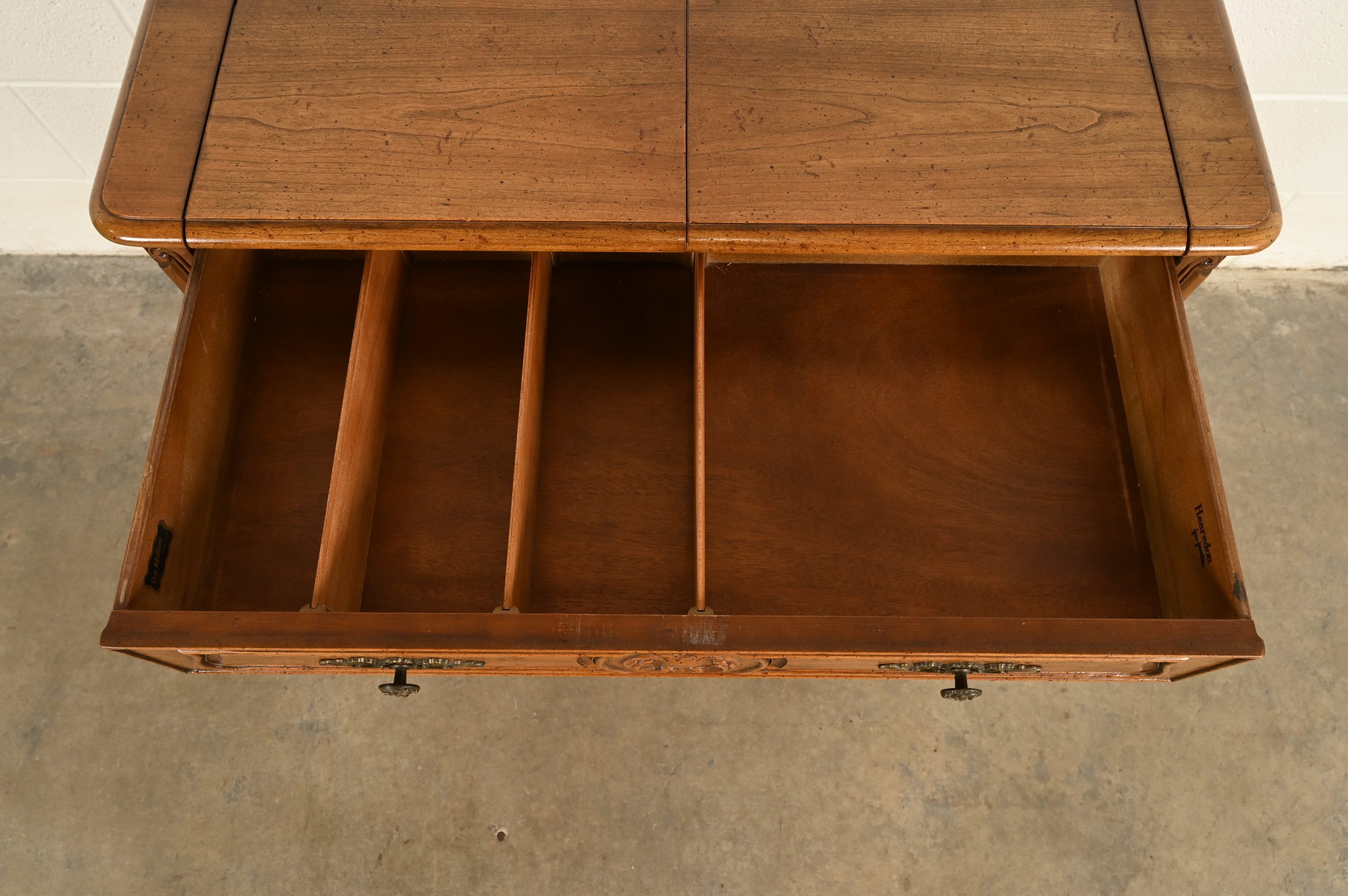 Henredon French Provincial Louis XV Carved Walnut Flip Top Buffet Server or Bar Cabinet, Circa 1970s - Image 10