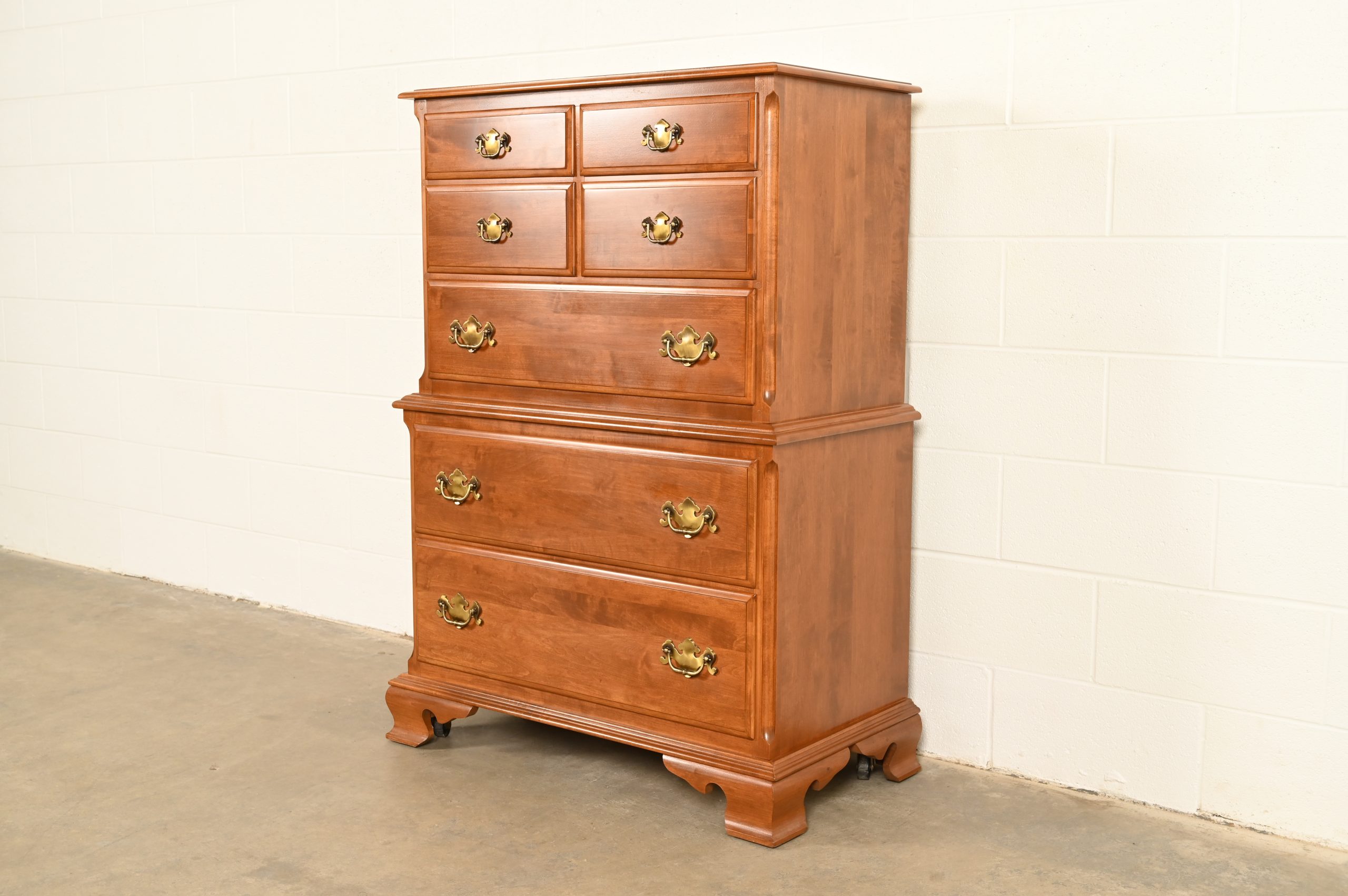 Ethan Allen Early American Solid Maple Chest-on-Chest Seven-Drawer Highboy Dresser - Image 5