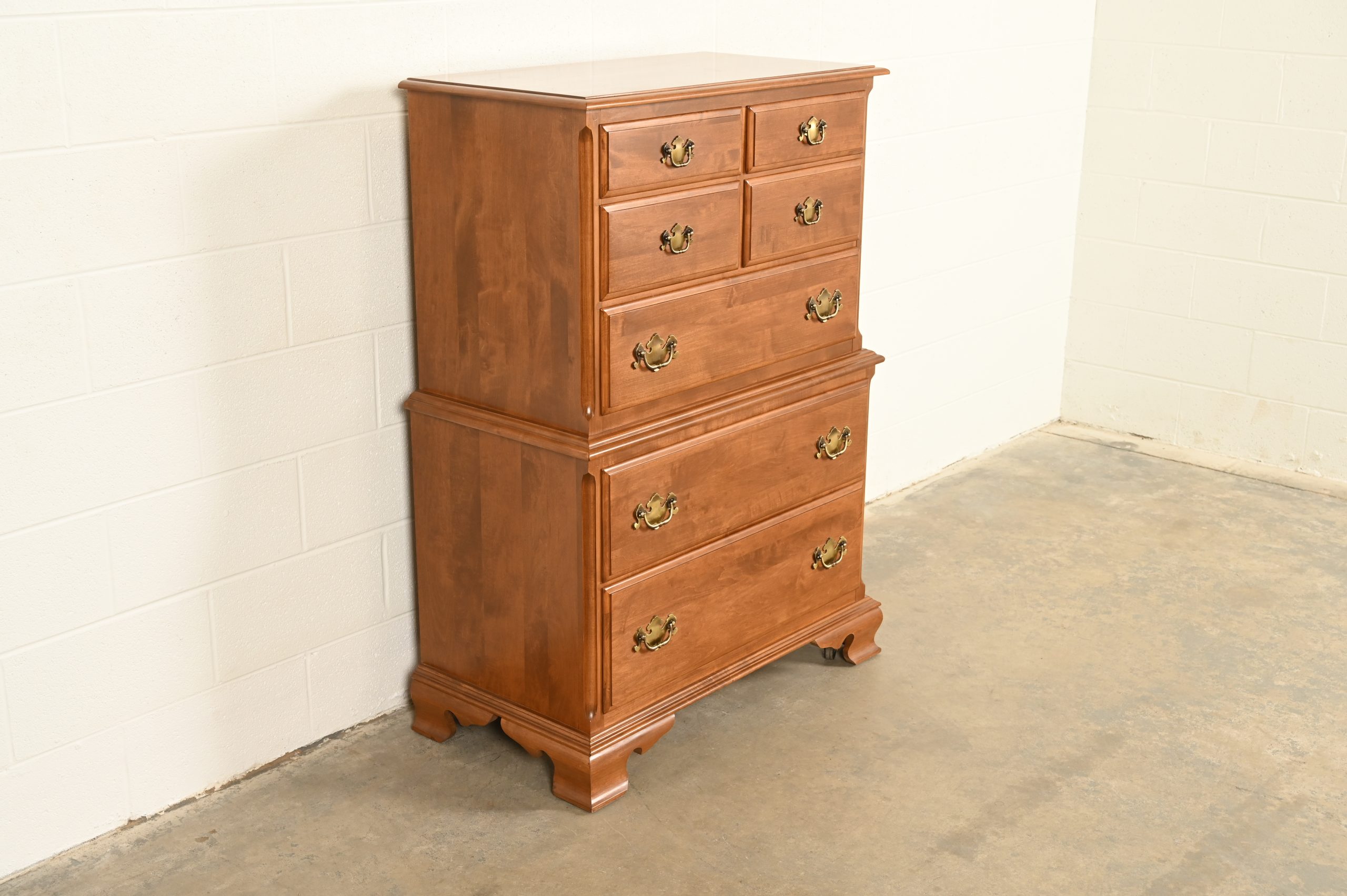 Ethan Allen Early American Solid Maple Chest-on-Chest Seven-Drawer Highboy Dresser - Image 4