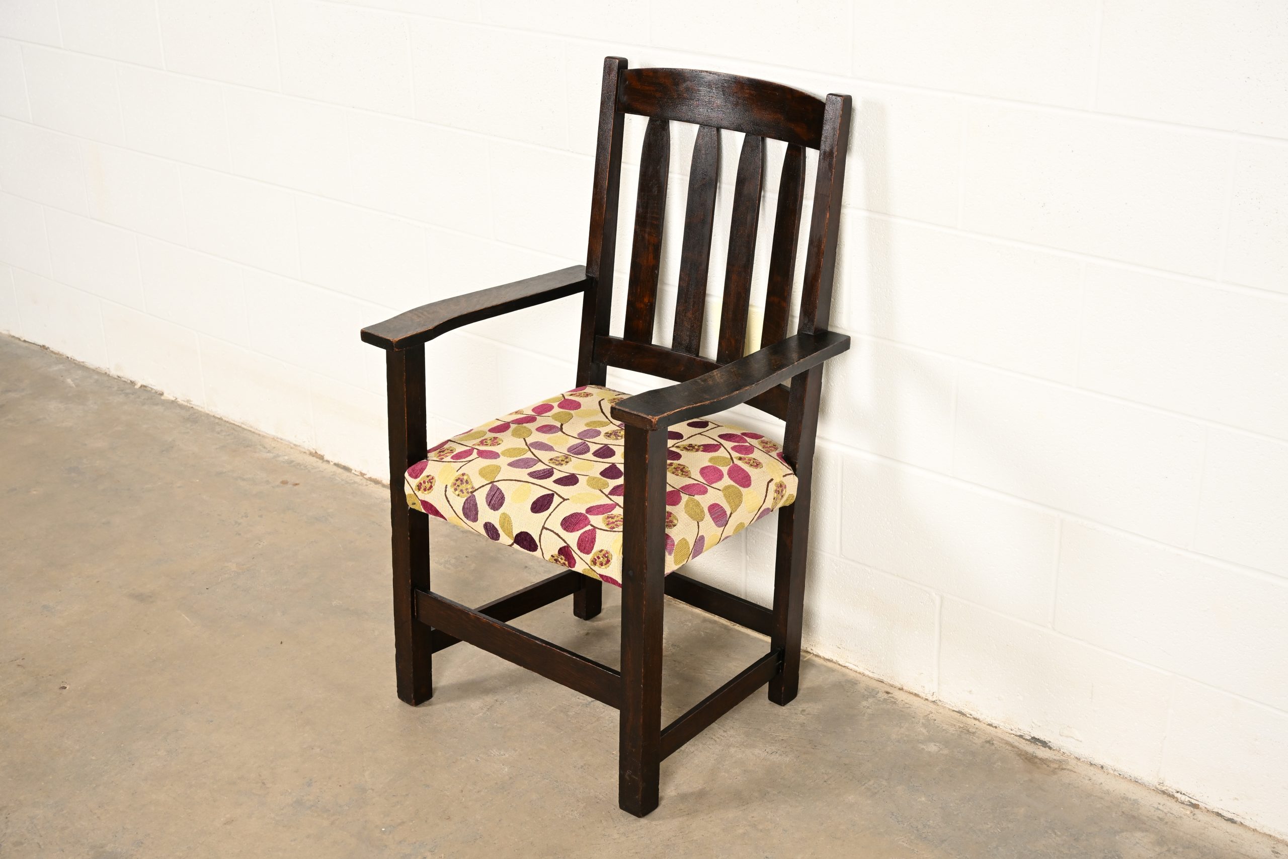 Limbert Antique Mission Oak Arts & Crafts Armchair, Circa 1910