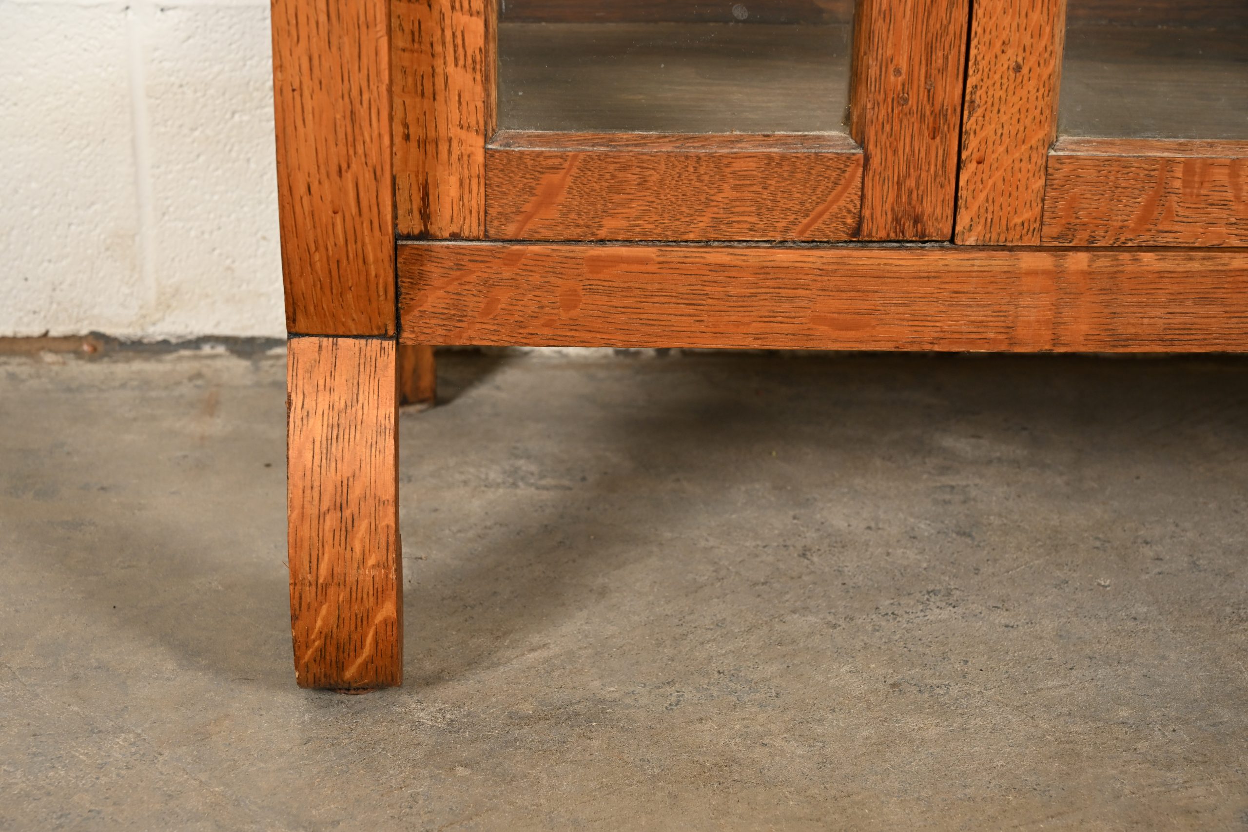 Berkey & Gay Style Antique Mission Oak Arts & Crafts Bookcase Cabinet, Circa 1910 - Image 11