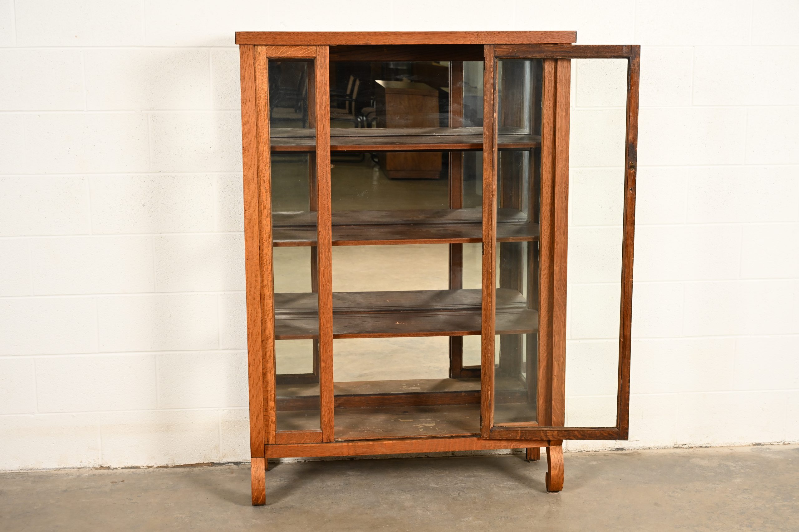 Berkey & Gay Style Antique Mission Oak Arts & Crafts Bookcase Cabinet, Circa 1910 - Image 5