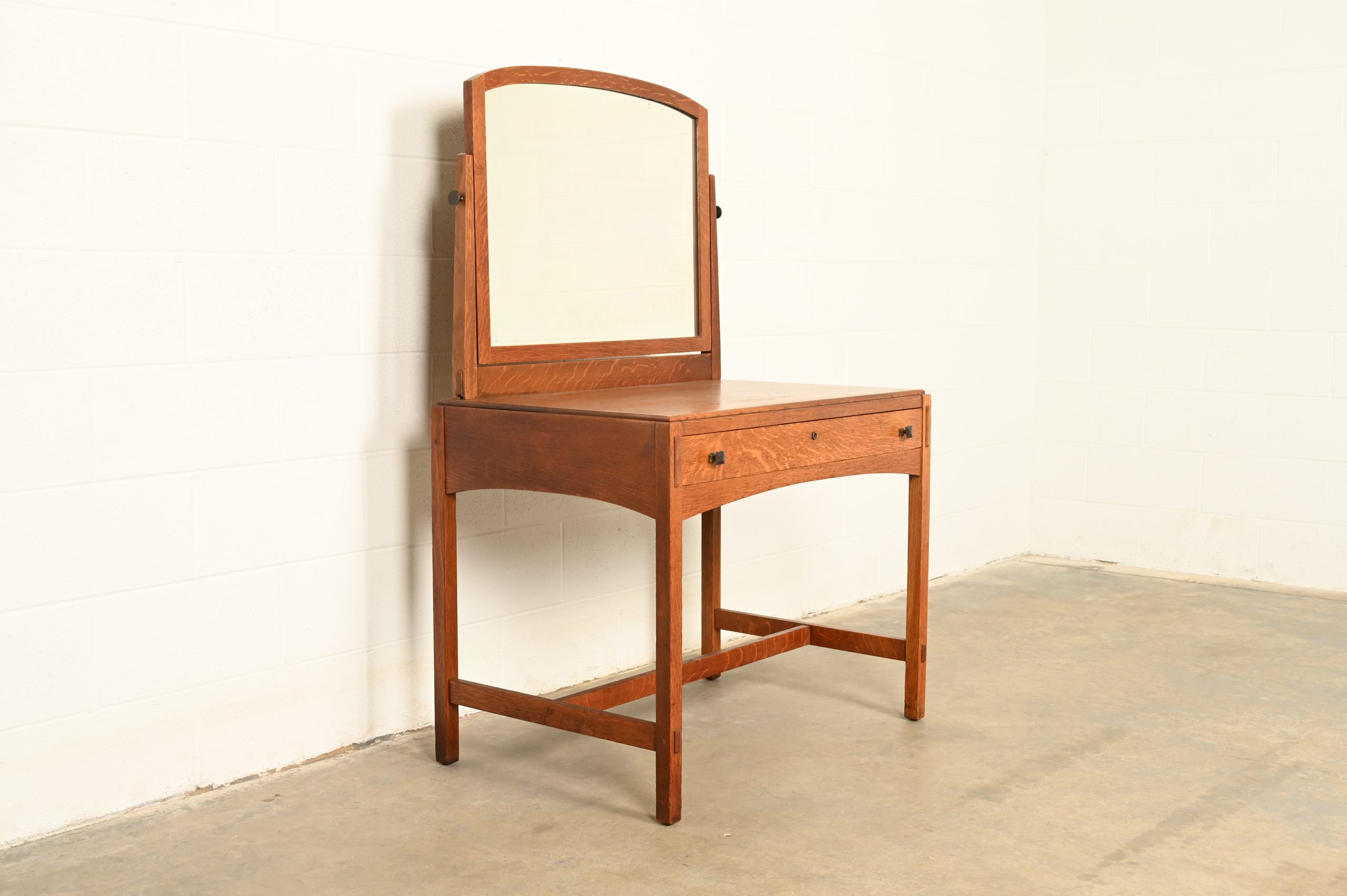 Limbert Antique Mission Oak Arts & Crafts Vanity or Dressing Table With Mirror, Circa 1910 - Image 3