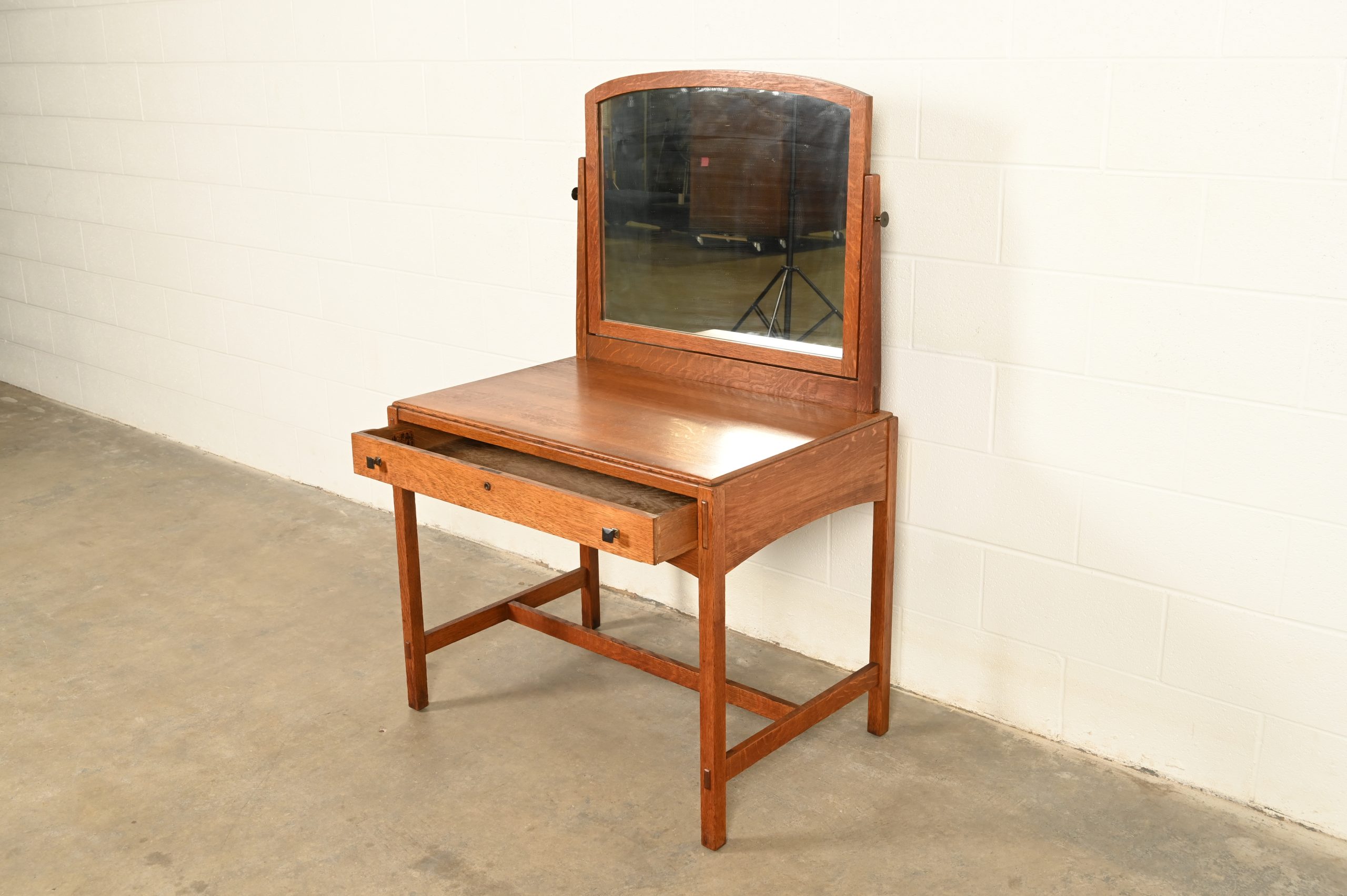 Limbert Antique Mission Oak Arts & Crafts Vanity or Dressing Table With Mirror, Circa 1910 - Image 5