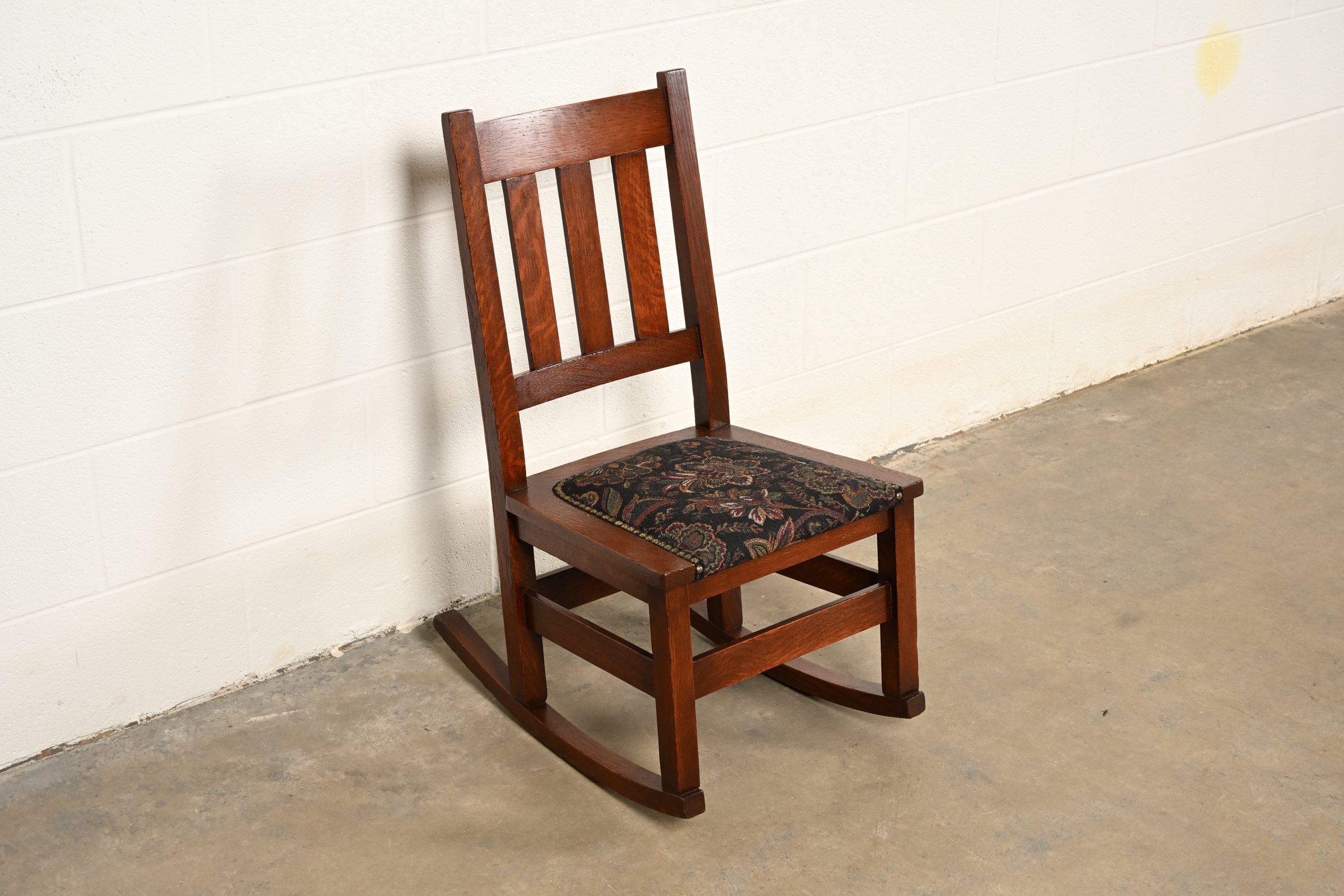 Stickley Brothers Antique Mission Oak Arts & Crafts Sewing Rocking Chair, Circa 1900