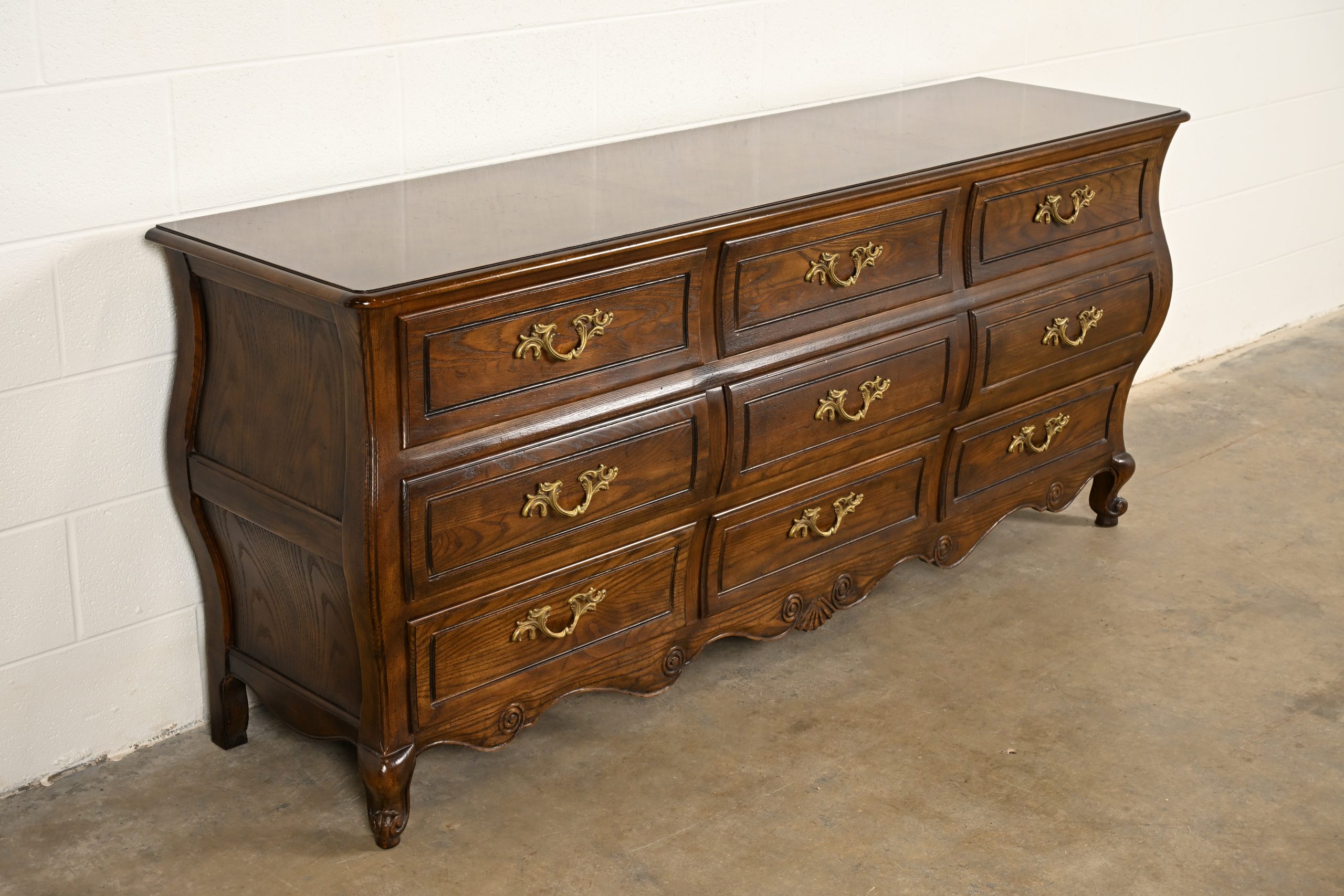 Baker Furniture French Provincial Louis XV Carved Oak and Burl Wood Triple Dresser or Credenza - Image 4