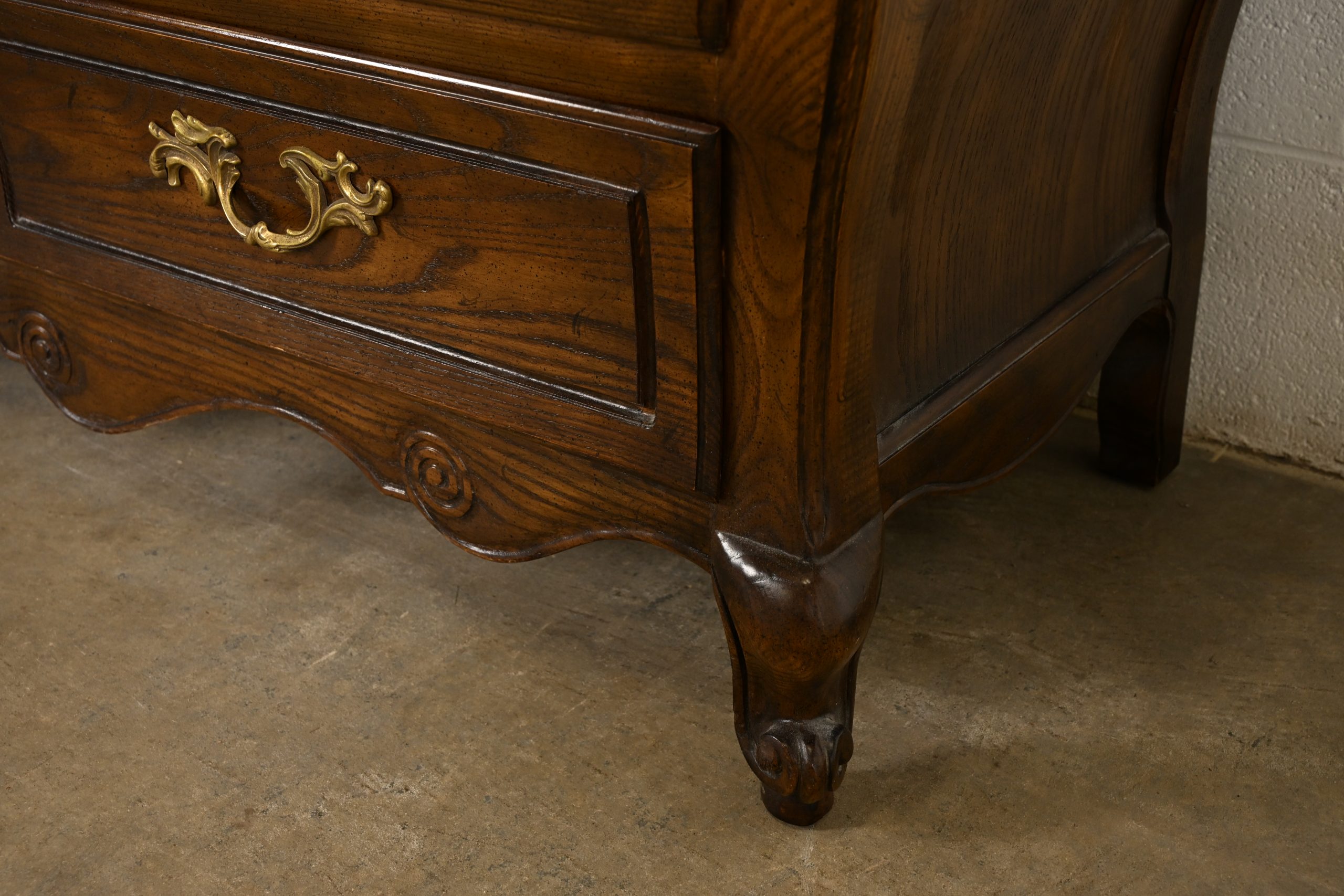 Baker Furniture French Provincial Louis XV Carved Oak and Burl Wood Triple Dresser or Credenza - Image 13