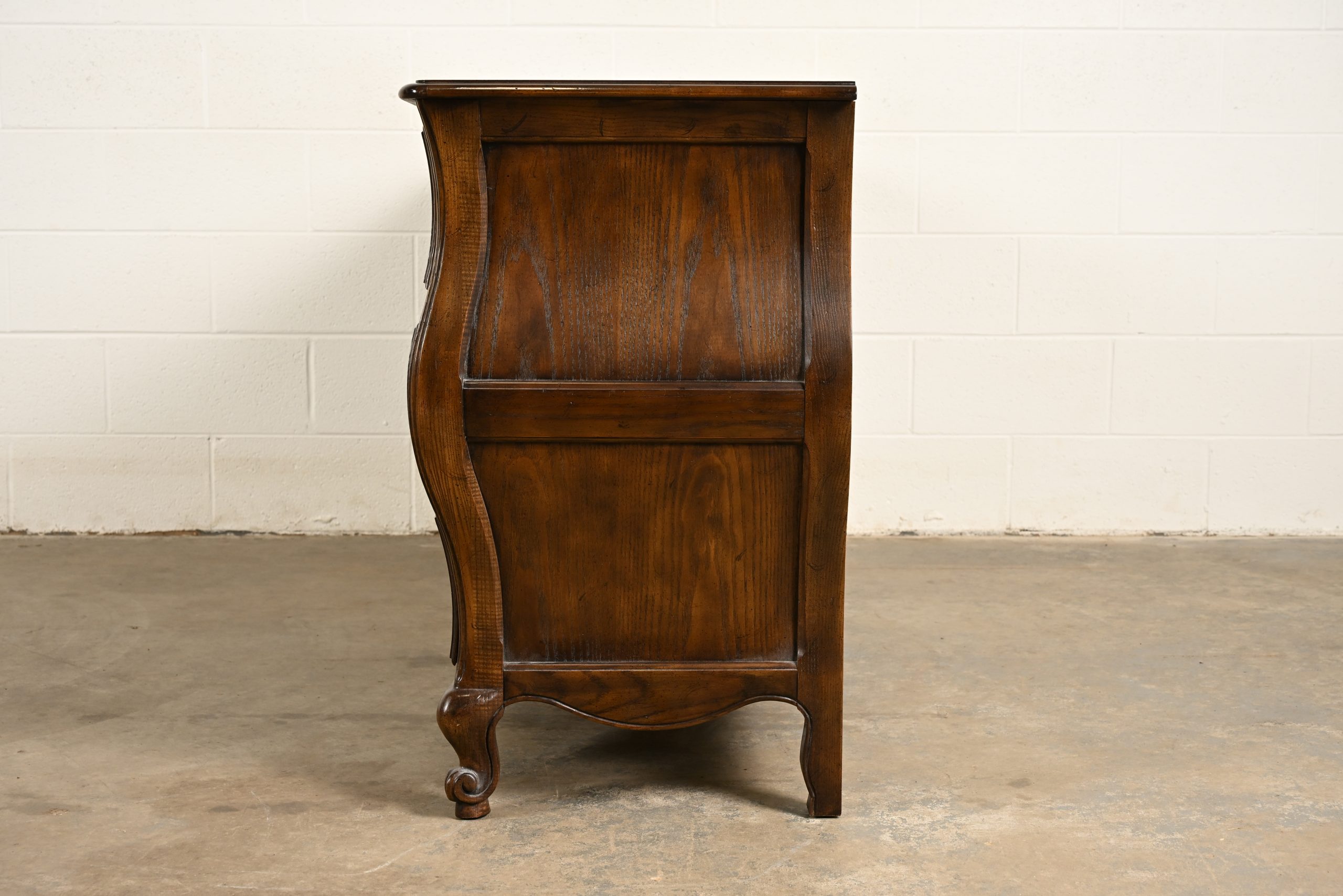 Baker Furniture French Provincial Louis XV Carved Oak and Burl Wood Triple Dresser or Credenza - Image 14