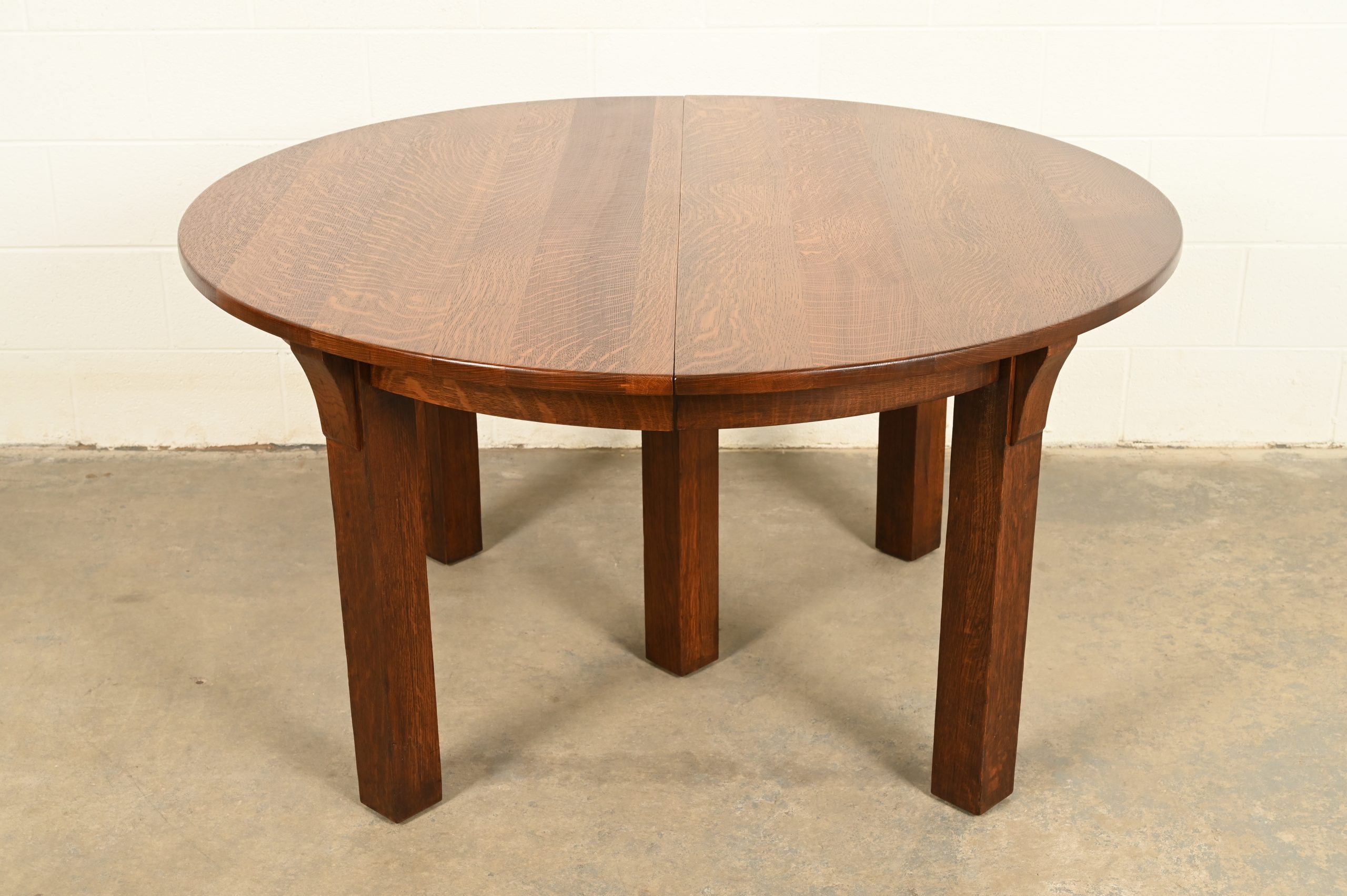 Limbert Antique Mission Oak Arts & Crafts Five-Leg Extension Dining Table, Newly Refinished