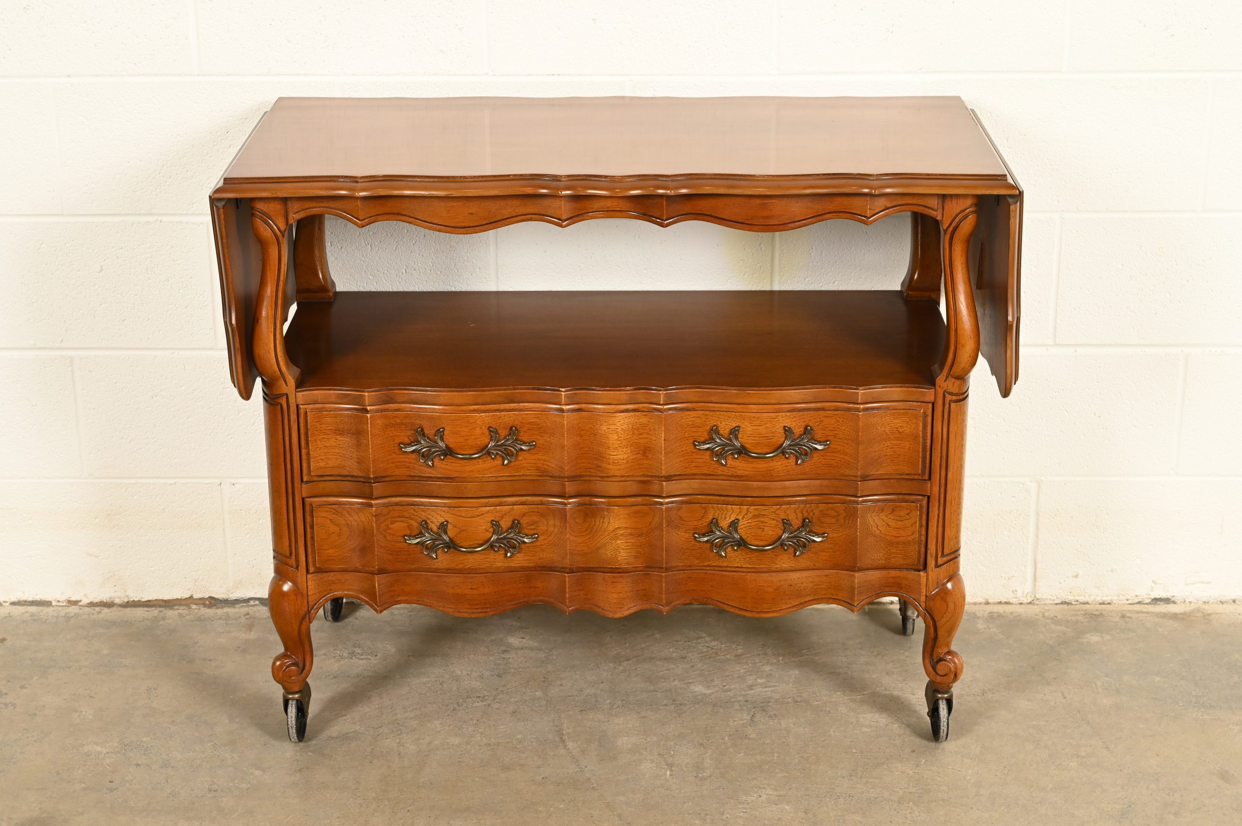 Thomasville French Provincial Louis XV Carved Walnut Buffet Server or Bar Cart, Circa 1970s - Image 3