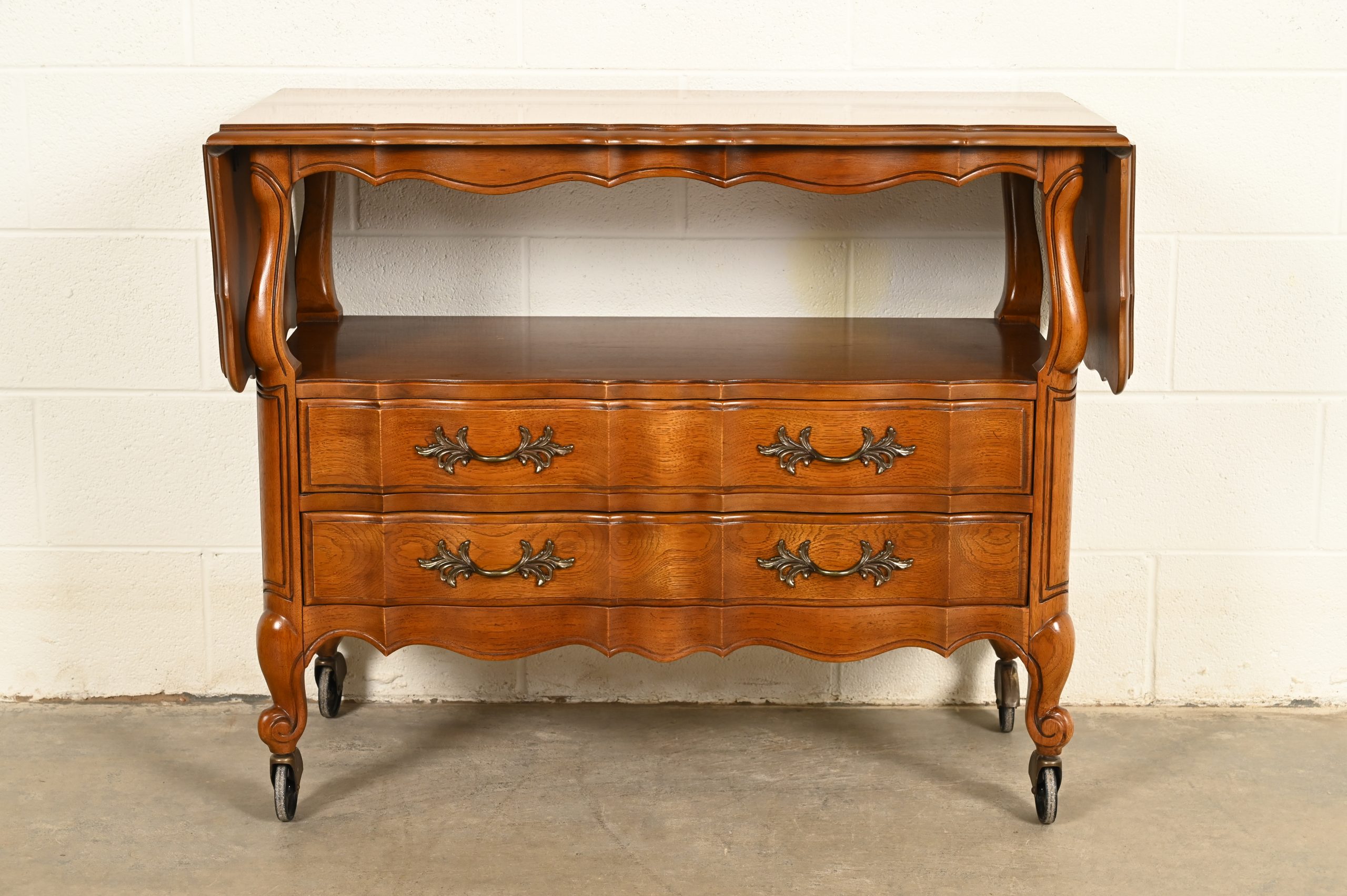 Thomasville French Provincial Louis XV Carved Walnut Buffet Server or Bar Cart, Circa 1970s - Image 2