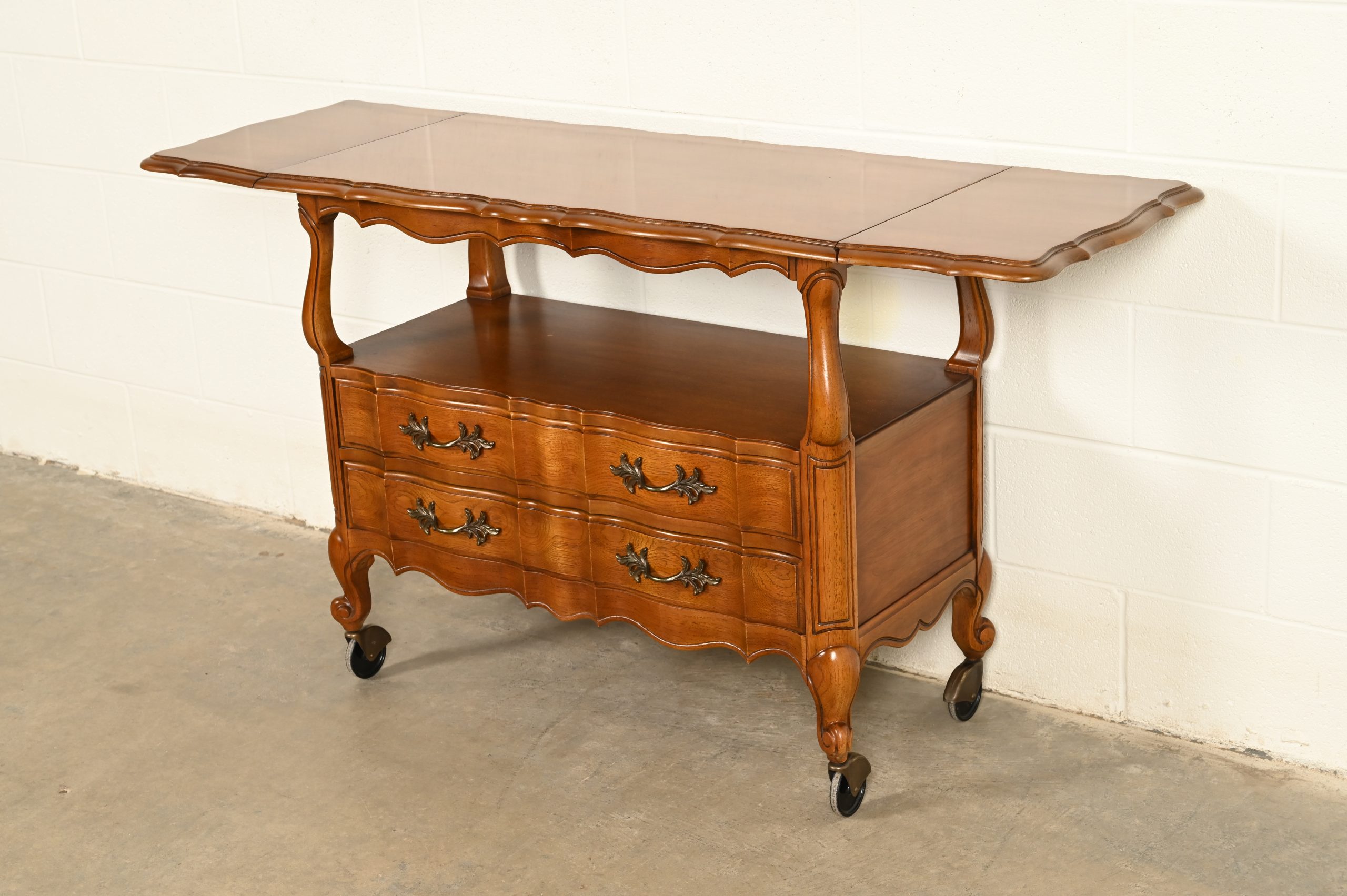 Thomasville French Provincial Louis XV Carved Walnut Buffet Server or Bar Cart, Circa 1970s - Image 9
