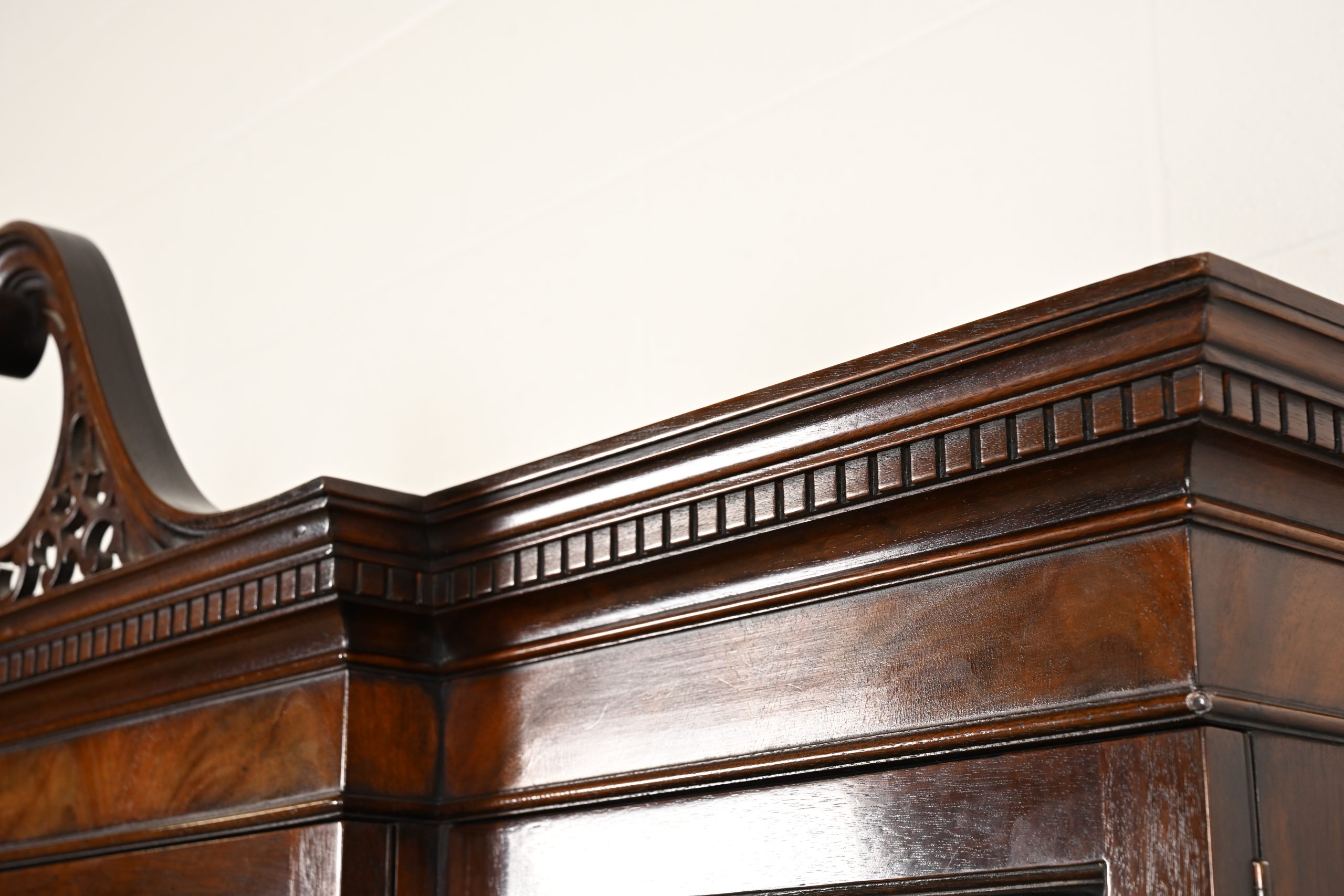Baker Furniture Georgian Flame Mahogany Lighted Breakfront Bookcase Cabinet With Drop Front Secretary Desk, Circa 1960s - Image 10