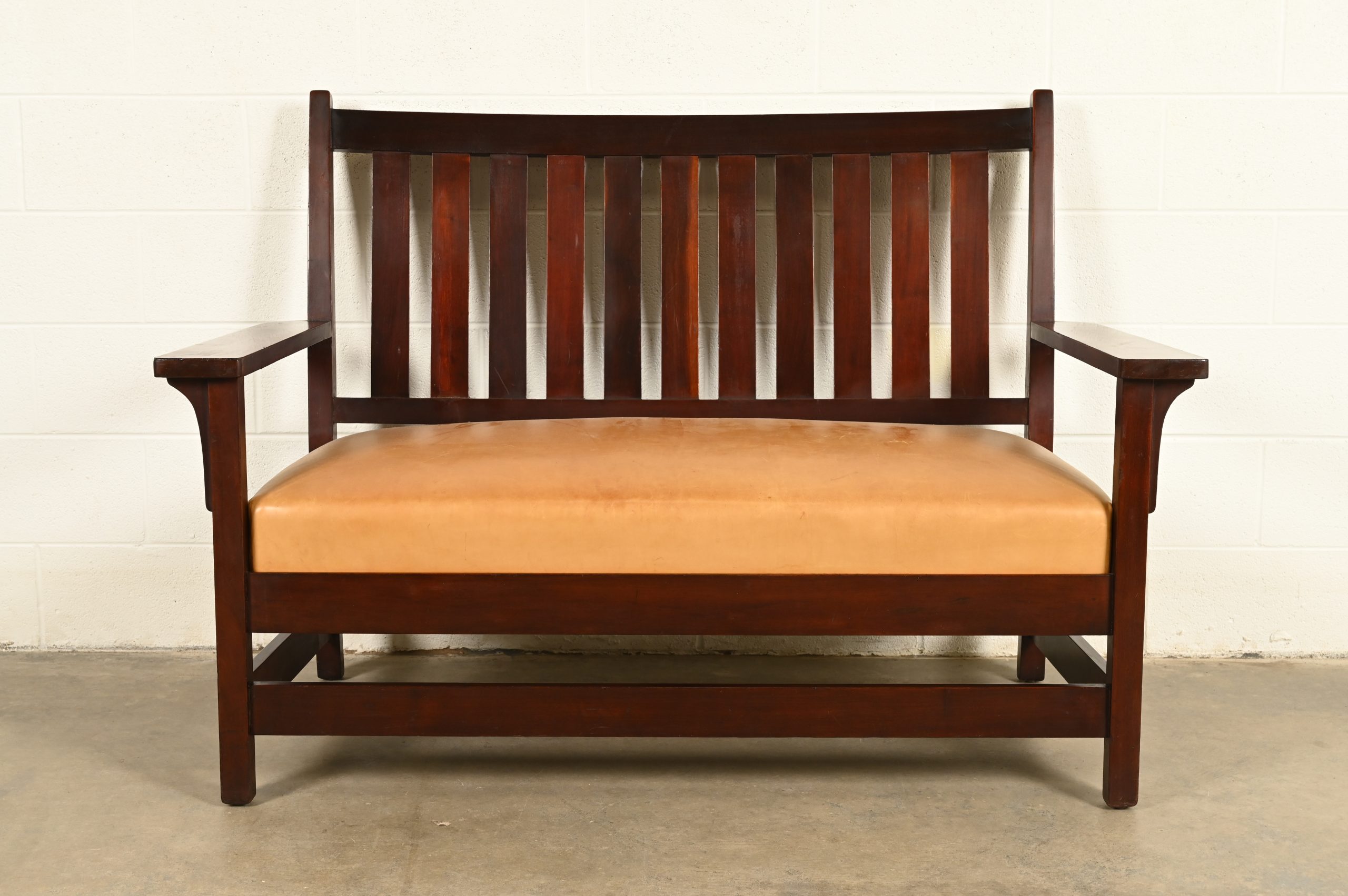 L. & J. G. Stickley Antique Mission Arts & Crafts Onondaga Mahogany Bench or Settle Sofa, Circa 1902