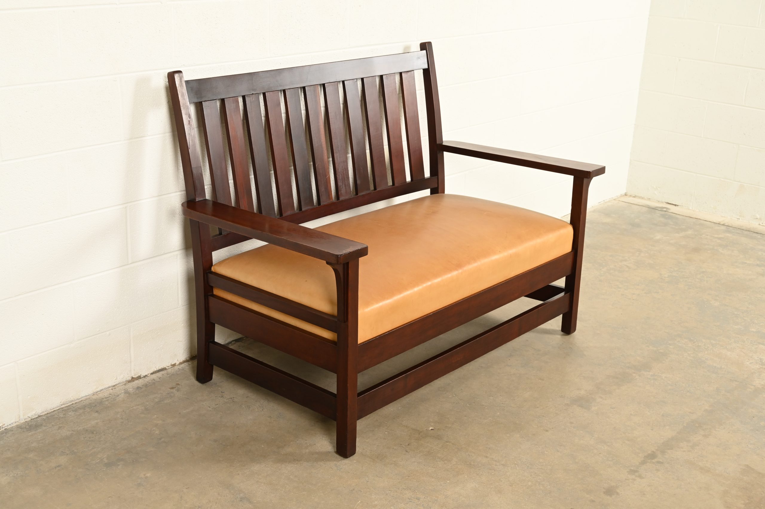 L. & J. G. Stickley Antique Mission Arts & Crafts Onondaga Mahogany Bench or Settle Sofa, Circa 1902 - Image 4