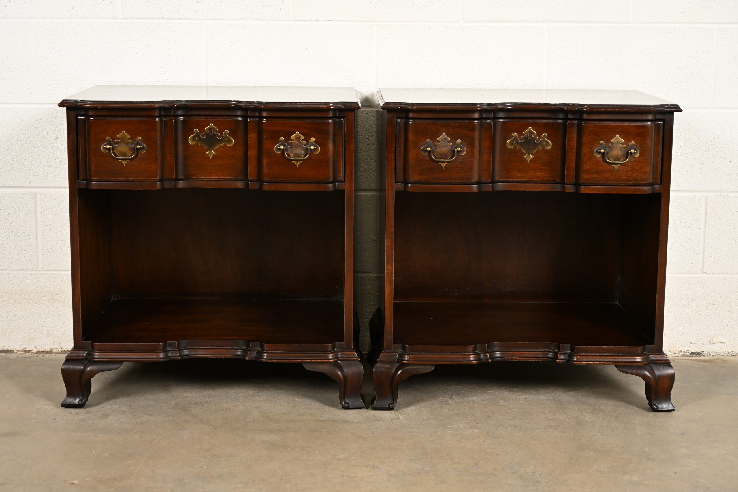 Kindel Furniture Georgian Solid Mahogany Block Front Nightstands, Pair - Image 2