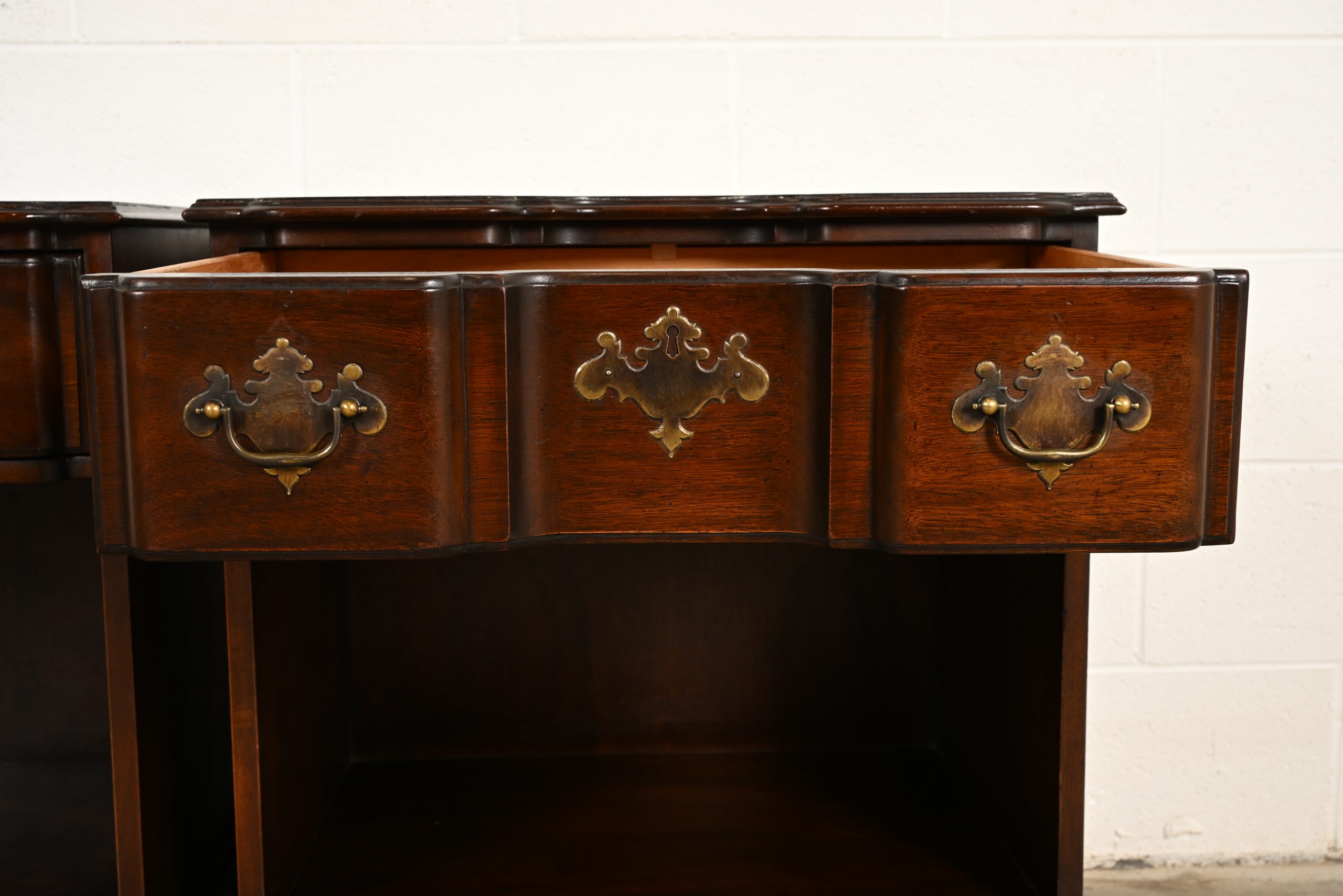 Kindel Furniture Georgian Solid Mahogany Block Front Nightstand - Image 7