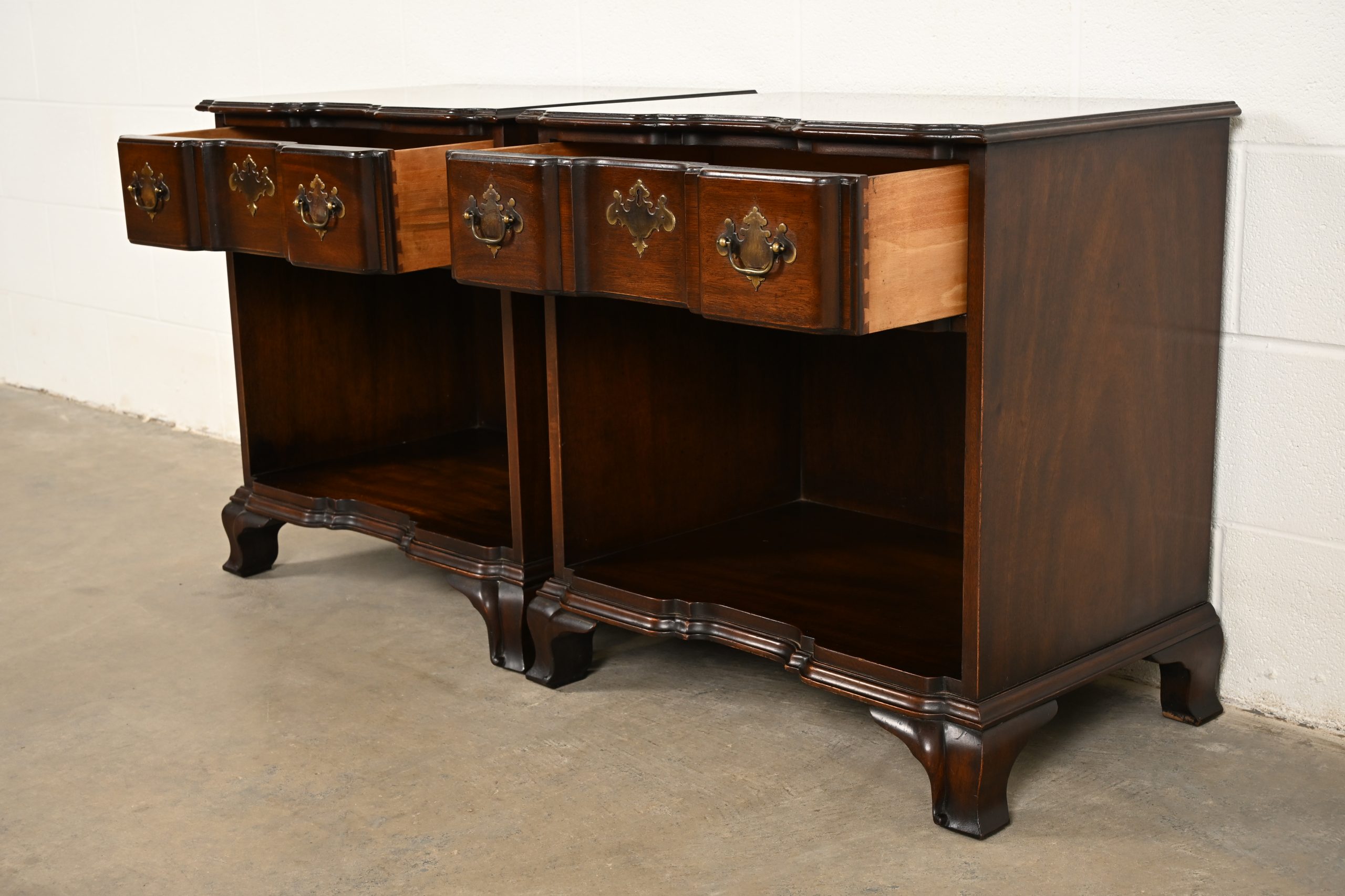 Kindel Furniture Georgian Solid Mahogany Block Front Nightstands, Pair - Image 6