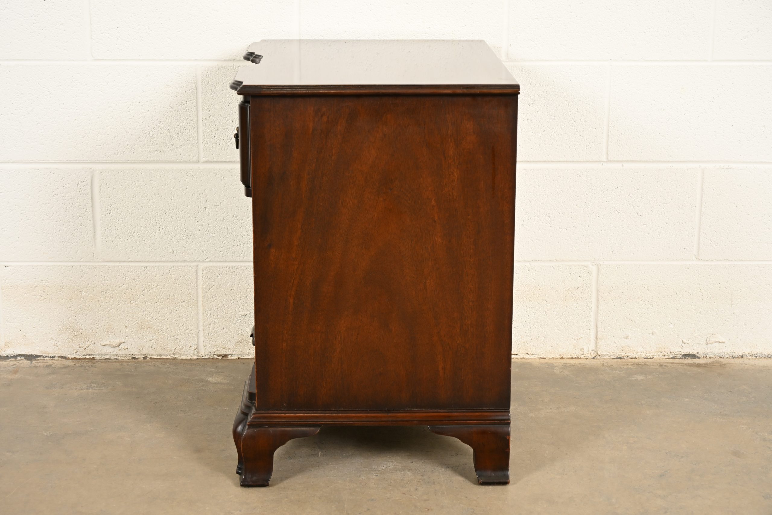 Kindel Furniture Georgian Solid Mahogany Block Front Nightstand - Image 15