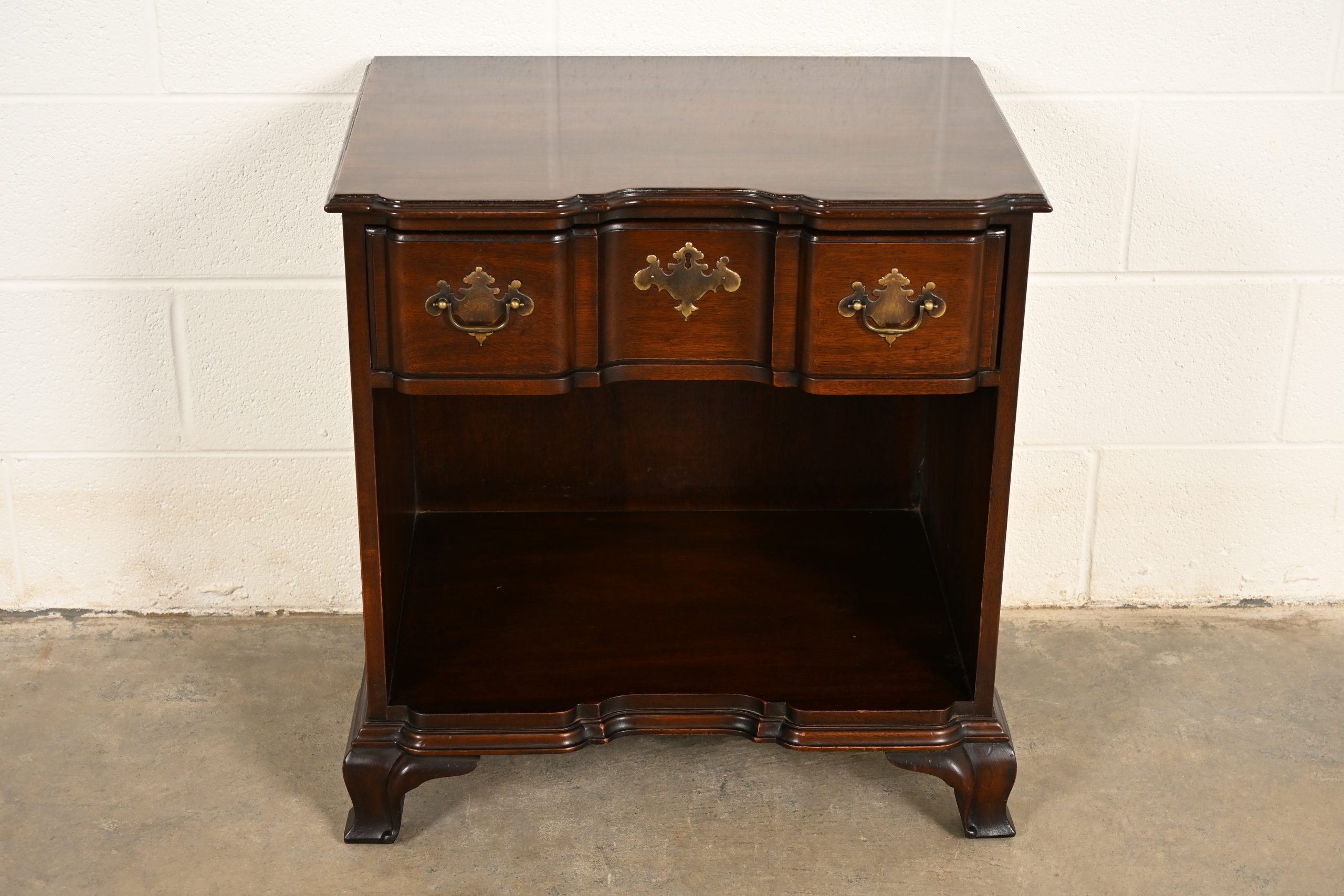 Kindel Furniture Georgian Solid Mahogany Block Front Nightstand - Image 2