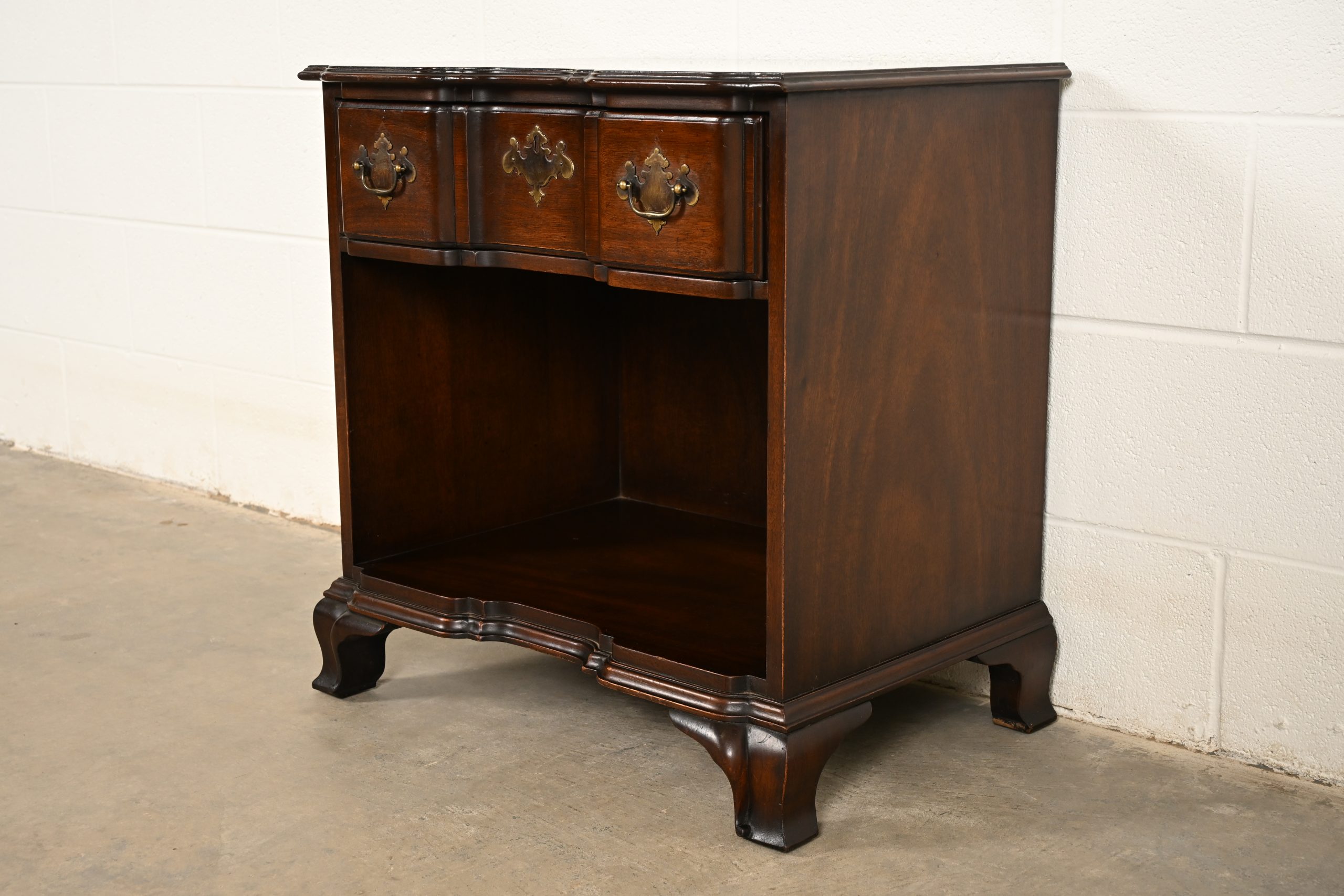Kindel Furniture Georgian Solid Mahogany Block Front Nightstand - Image 3