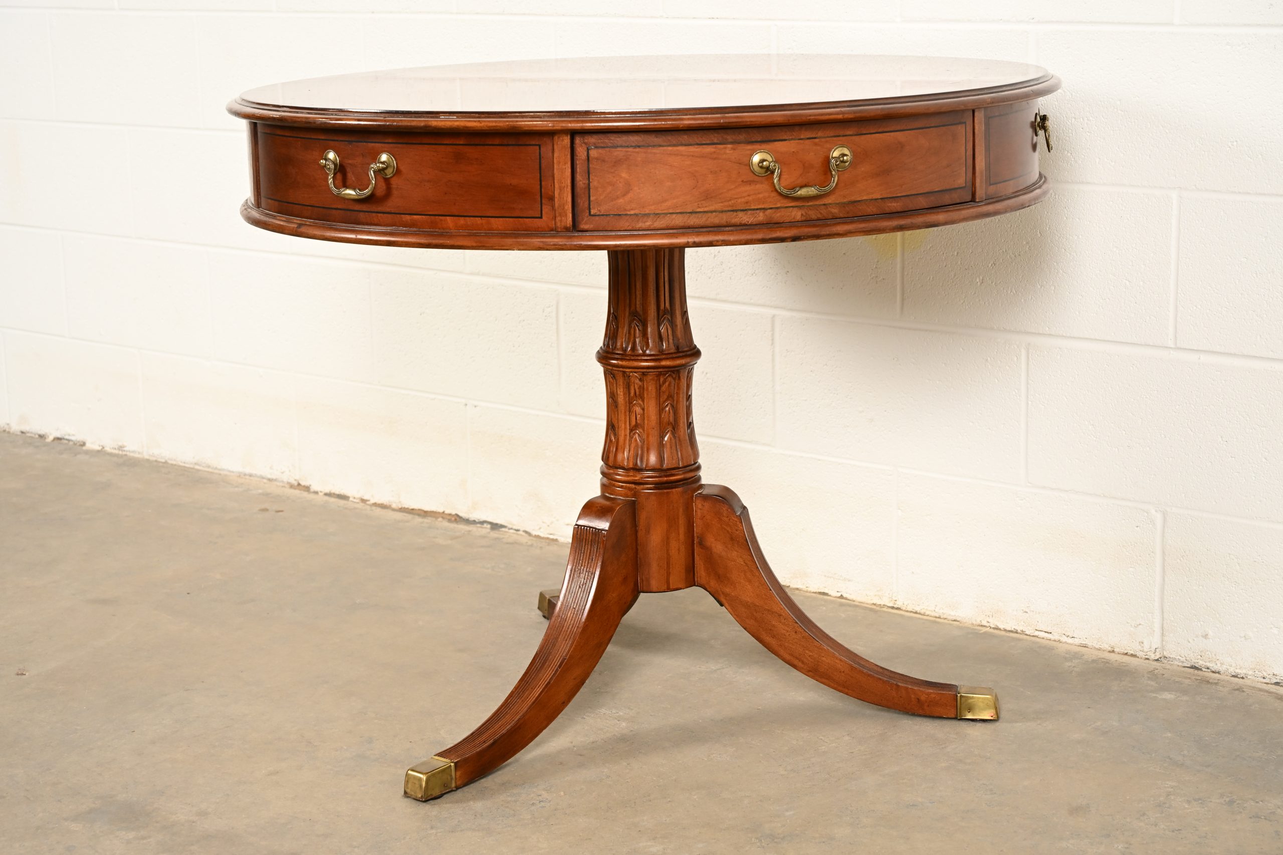 Hekman Georgian Banded Cherry Wood Pedestal Drum Side Table or Tea Table, Circa 1980s - Image 4
