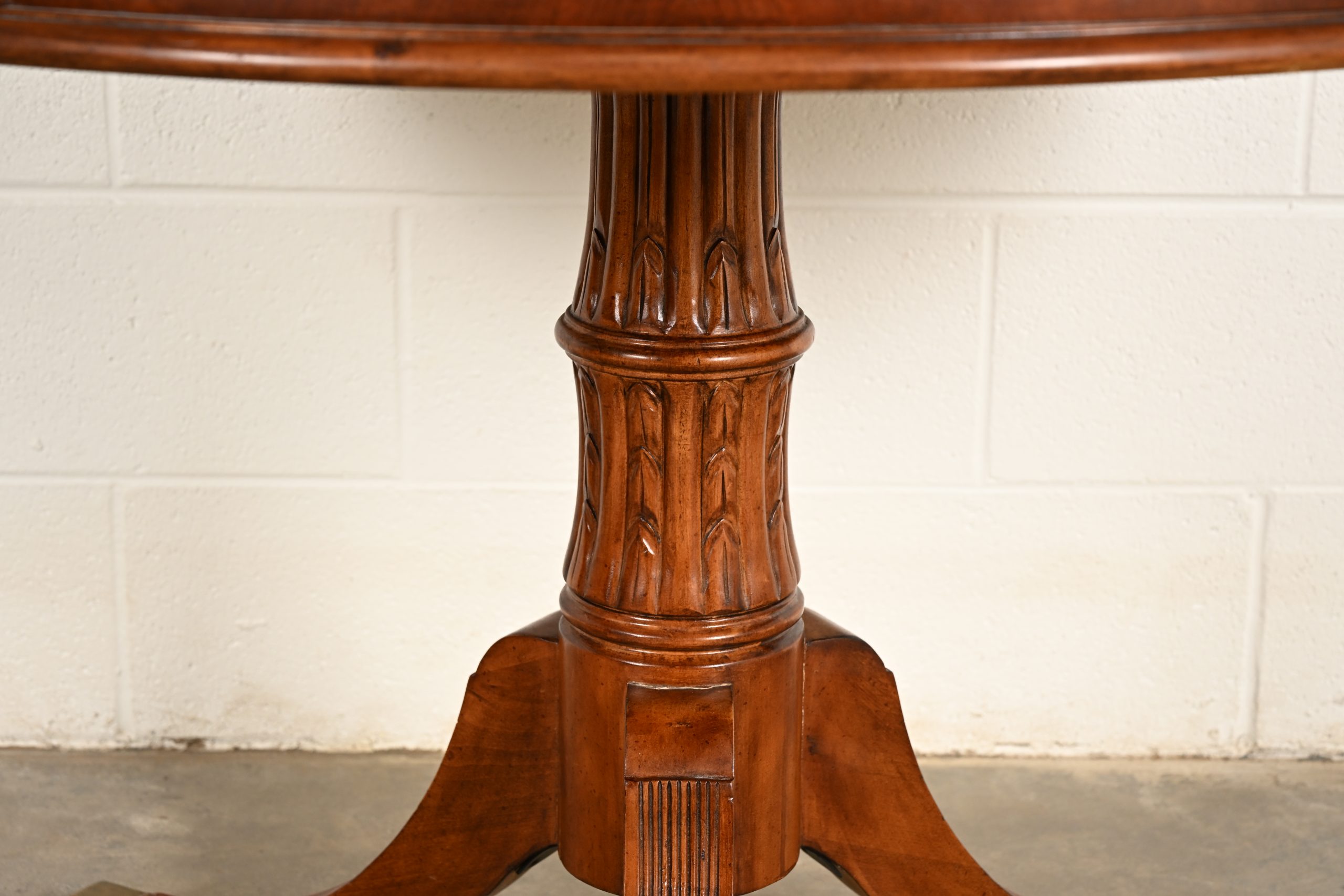 Hekman Georgian Banded Cherry Wood Pedestal Drum Side Table or Tea Table, Circa 1980s - Image 9