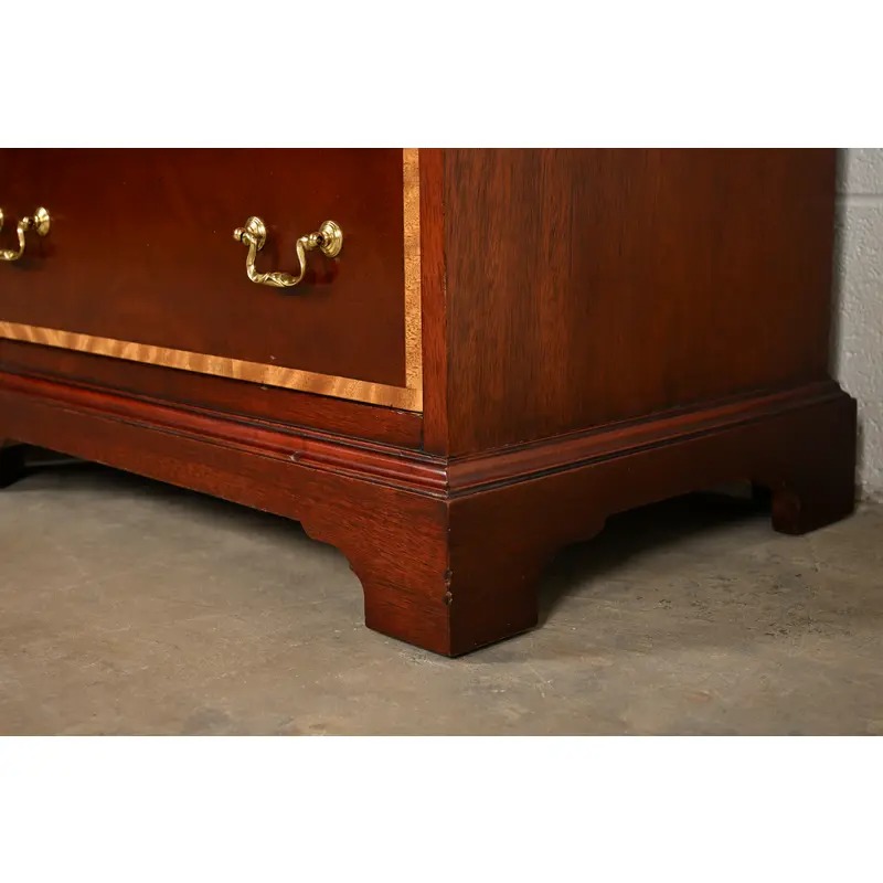 Baker Furniture Georgian Banded Mahogany Bedside Chests, Pair - Image 12
