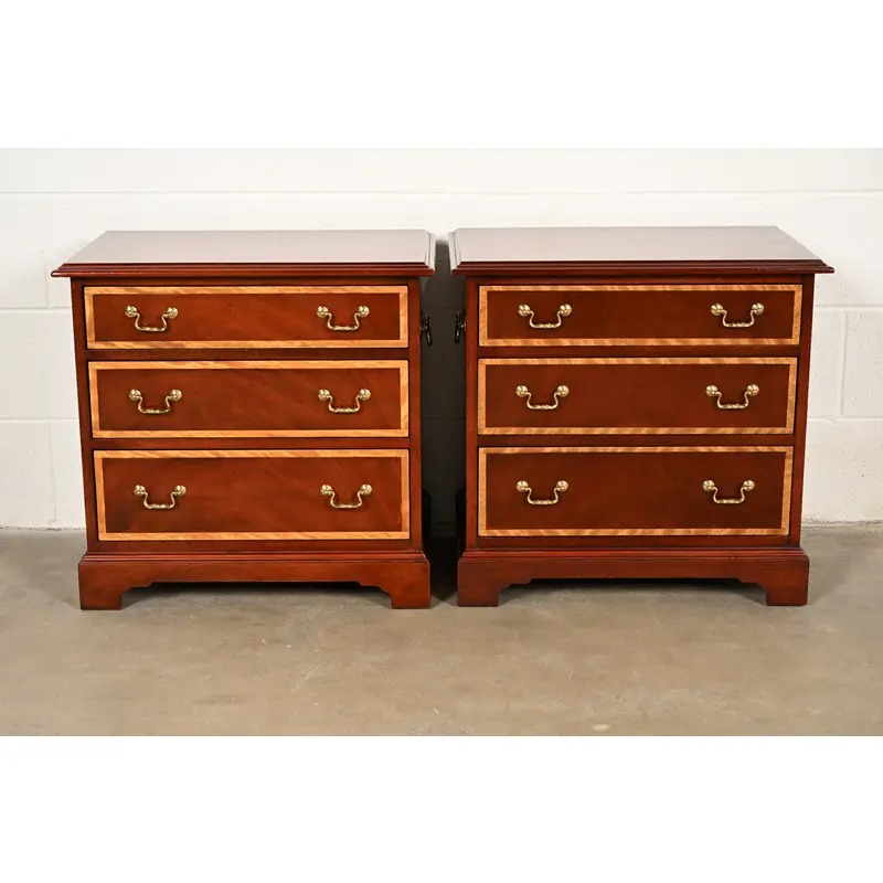 Baker Furniture Georgian Banded Mahogany Bedside Chests, Pair - Image 3