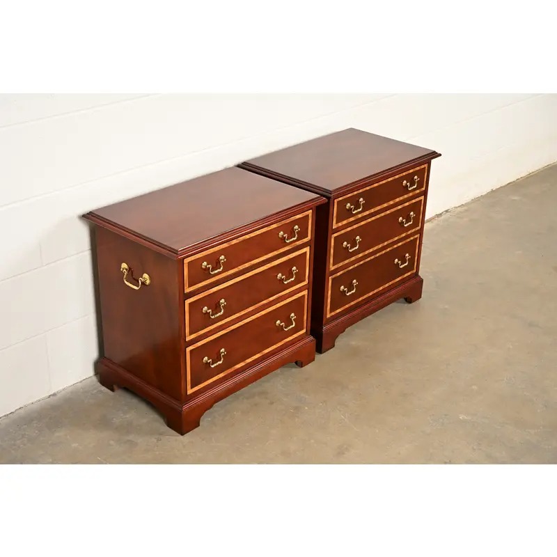 Baker Furniture Georgian Banded Mahogany Bedside Chests, Pair - Image 4