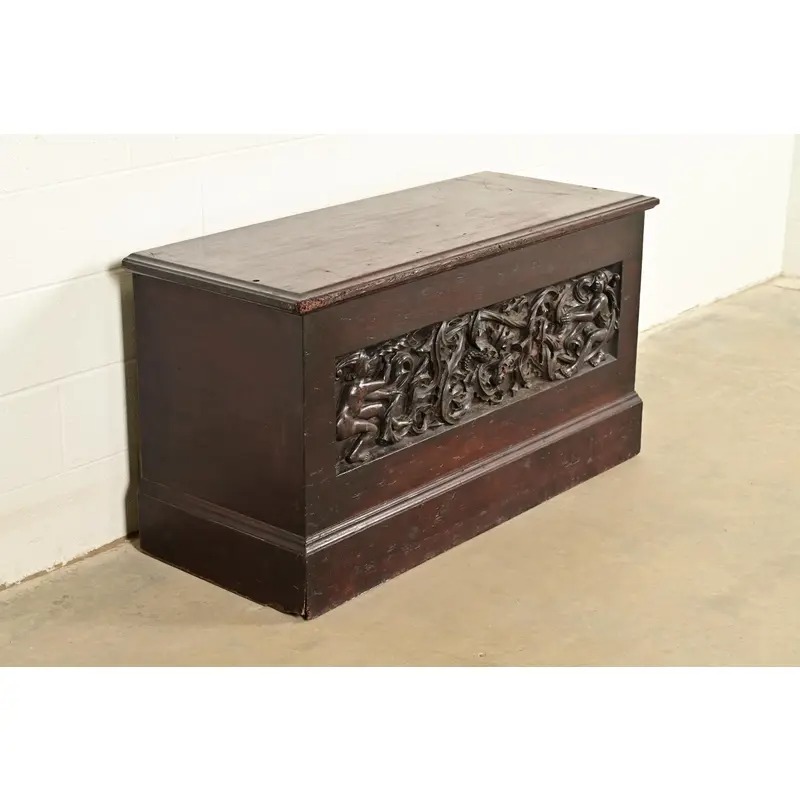 R. J. Horner Style Antique Italian Renaissance Revival Carved Walnut Blanket Chest, Circa 1880s - Image 4