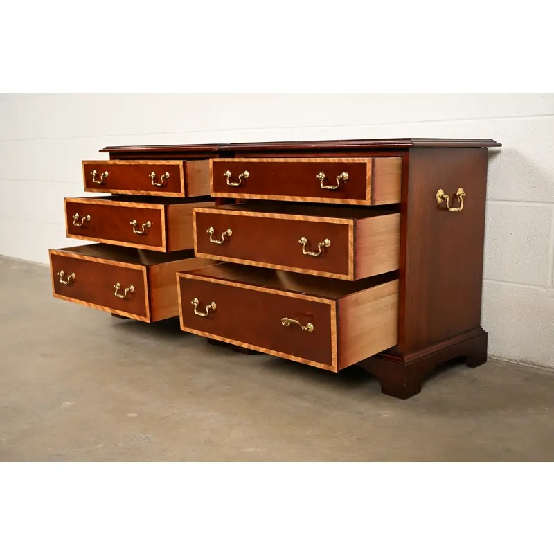 Baker Furniture Georgian Banded Mahogany Bedside Chests, Pair - Image 6