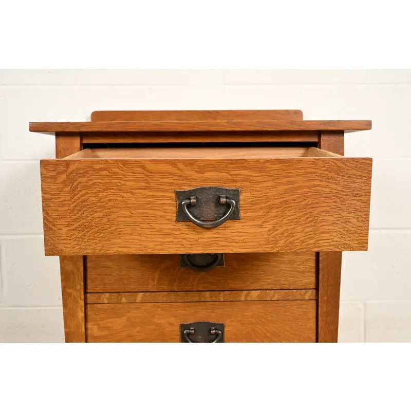 Stickley Mission Oak Arts & Crafts Nightstand or Bachelor Chest - Image 6