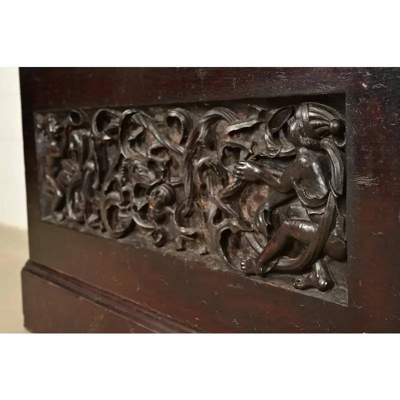 R. J. Horner Style Antique Italian Renaissance Revival Carved Walnut Blanket Chest, Circa 1880s - Image 8