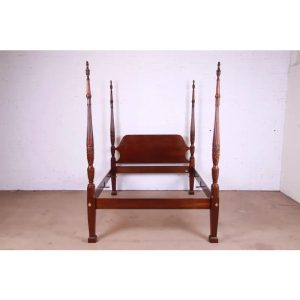 Councill Furniture Georgian Carved Mahogany Queen Size Poster Bed