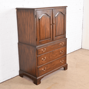 Henkel Harris Georgian Solid Mahogany Gentleman's Chest
