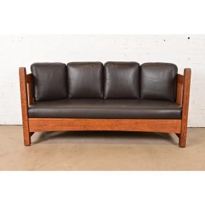 L. & J. G. Stickley Antique Mission Oak Arts & Crafts Settle Sofa, Circa 1910