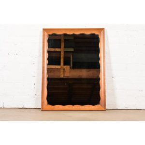 Ethan Allen Style American Colonial Carved Maple Framed Wall Mirror, Circa 1970s