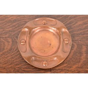 Gustav Stickley Signed Hammered Copper Ashtray or Catchall, Circa 1910