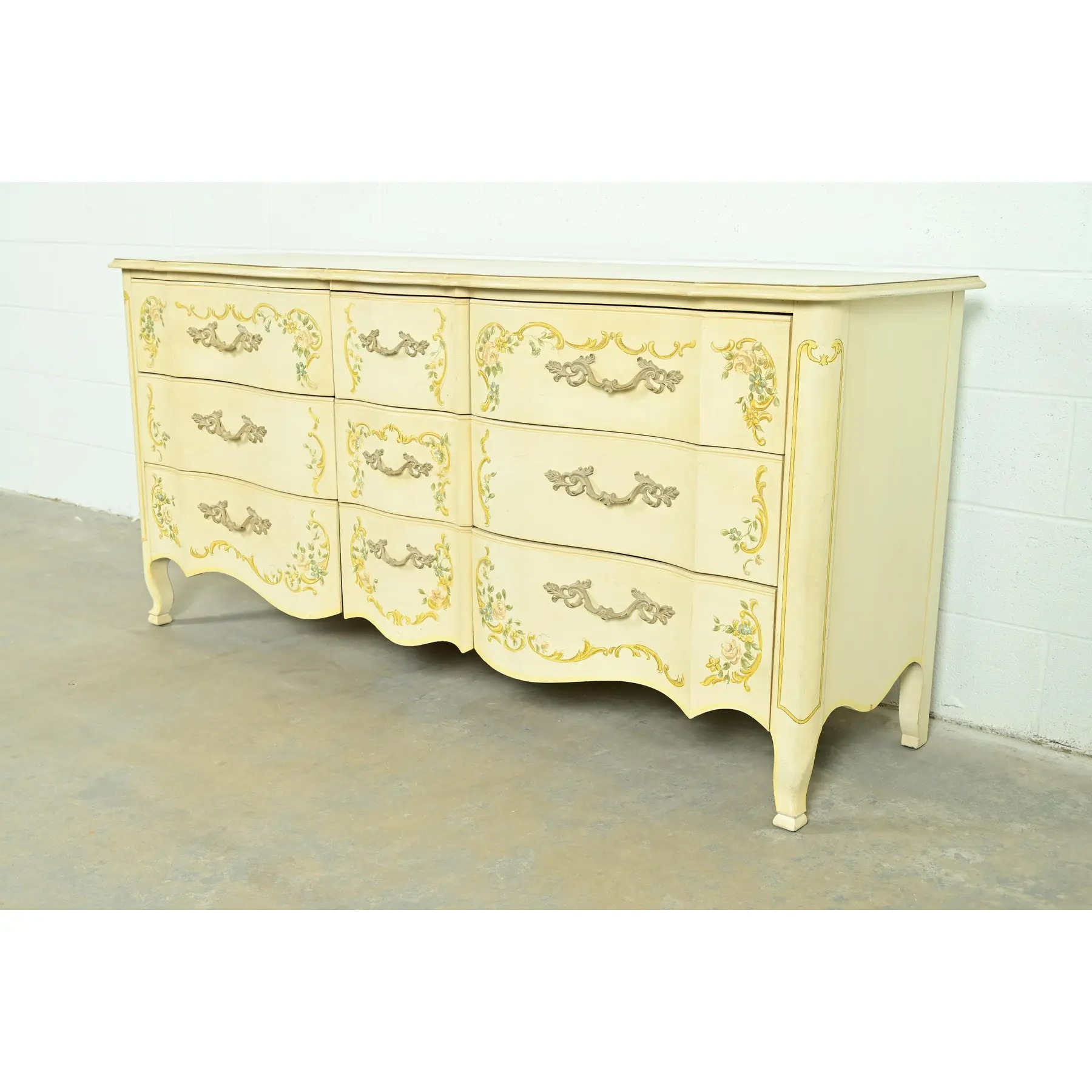 Drexel Heritage French Provincial Louis XV Cream Lacquered Paint-Decorated Triple Dresser or Credenza, 1970s - Image 3