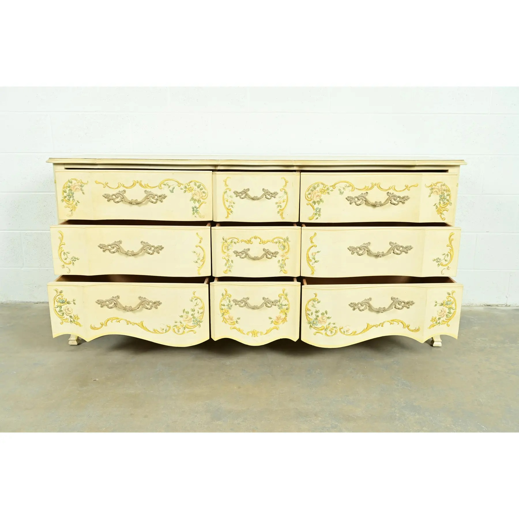 Drexel Heritage French Provincial Louis XV Cream Lacquered Paint-Decorated Triple Dresser or Credenza, 1970s - Image 5