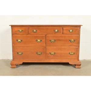 Ethan Allen American Colonial Solid Maple Seven-Drawer Dresser, Circa 1970s