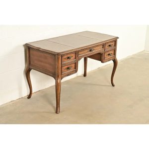 Sligh Furniture French Provincial Louis XV Carved Fruitwood Leather Top Bureau Plat Desk, Circa 1960s