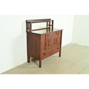 Stickley Brothers Style Antique Mission Oak Arts & Crafts Sideboard or Bar Cabinet, Circa 1910