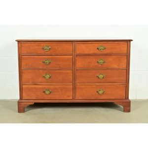 Kindel Furniture Georgian Carved Fruitwood Eight-Drawer Double Dresser, Circa 1980s