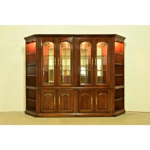 Thomasville Georgian Carved Cherry Wood Lighted Breakfront Bookcase or Display Cabinet