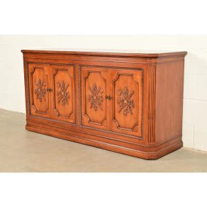 Henredon French Regency Louis XVI Carved Walnut Sideboard Credenza or Bar Cabinet, Circa 1960s